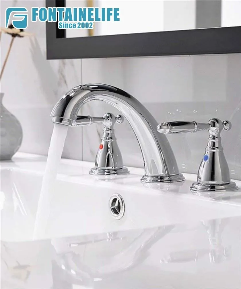 Tradizionale rubinetto da bagno cromato